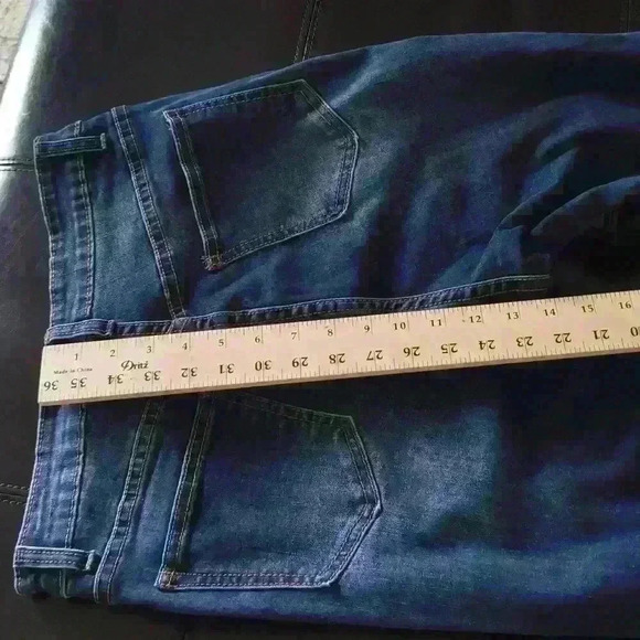 SHEIN Ripped Jeans Stretchy  Size: L 8/10 #0049 - Picture 5 of 6